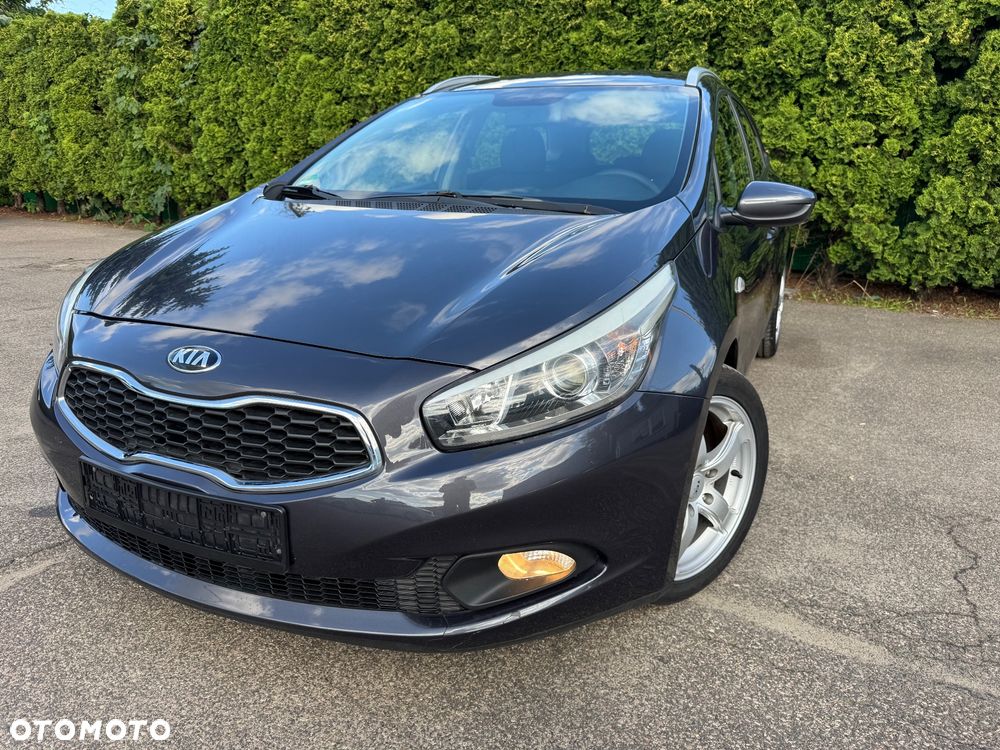 Kia Ceed 1.6 CRDi 128 ISG Fifa World Cup Edition - 2