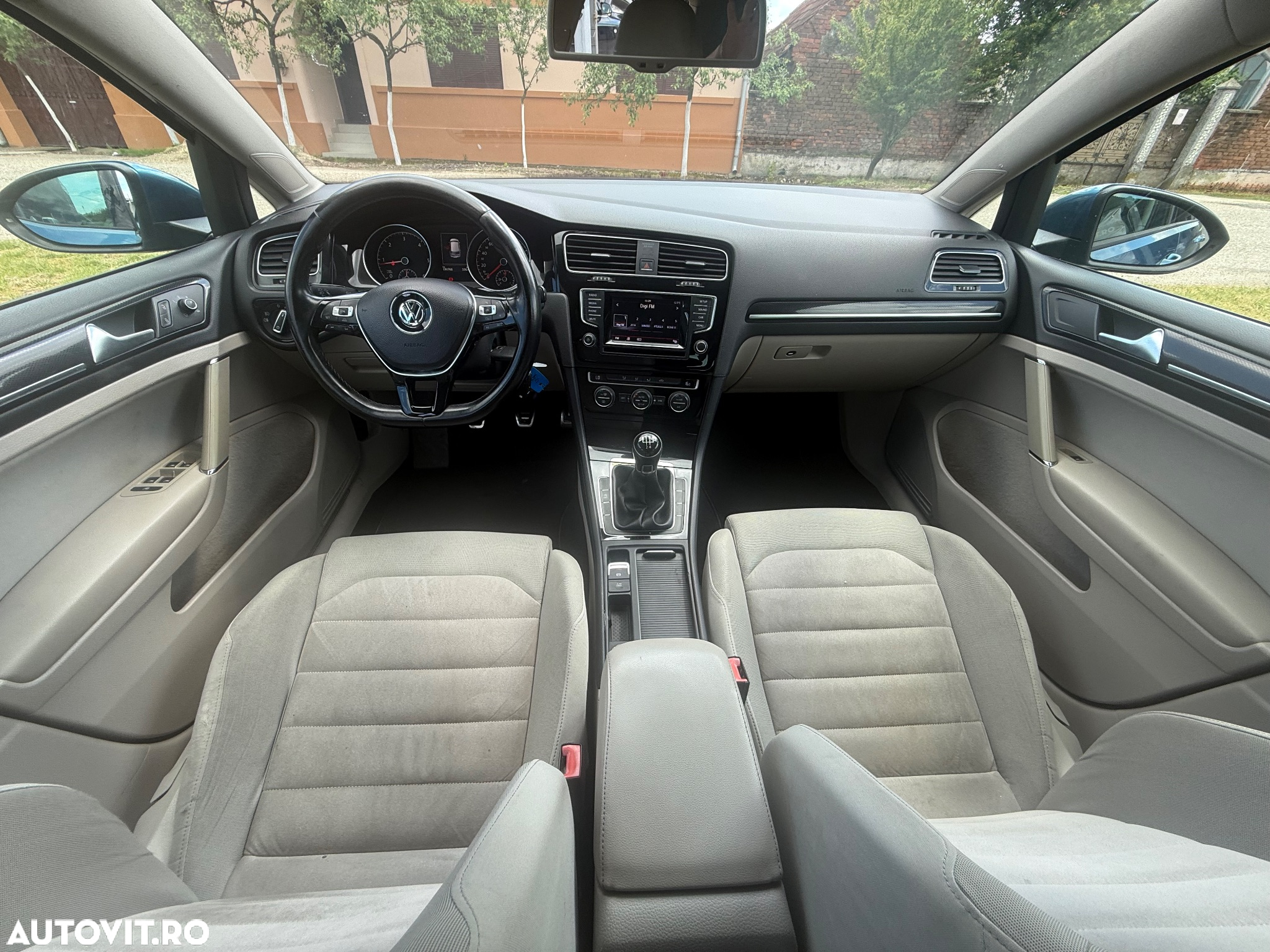 Volkswagen Golf 1.6 TDI BlueMotion Technology DPF Comfortline - 8