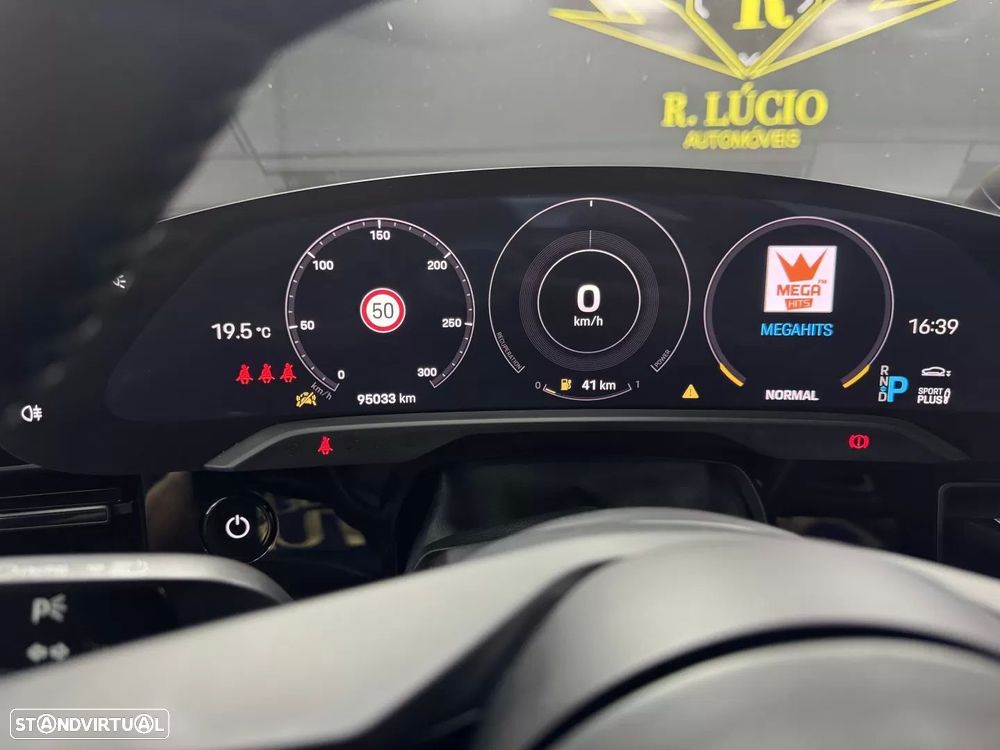 Porsche Taycan Standard - 15