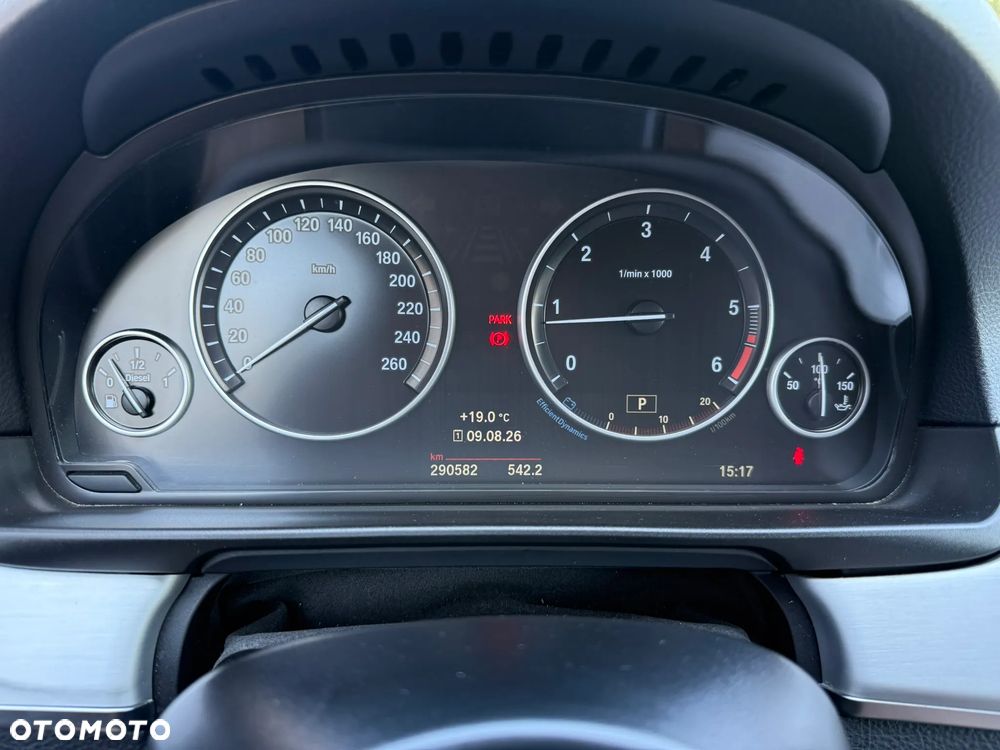 BMW Seria 5 525d Luxury Line - 22