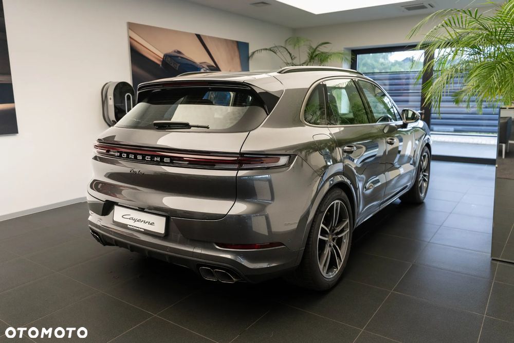 Porsche Cayenne Turbo E-Hybrid PHEV - 4