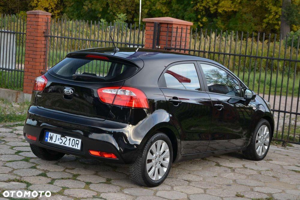 Kia Rio 1.2 Dream Team Edition - 8