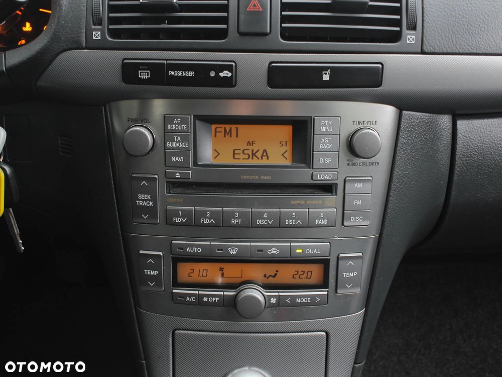 Toyota Avensis 1.8 VVT-i Sol Premium - 21