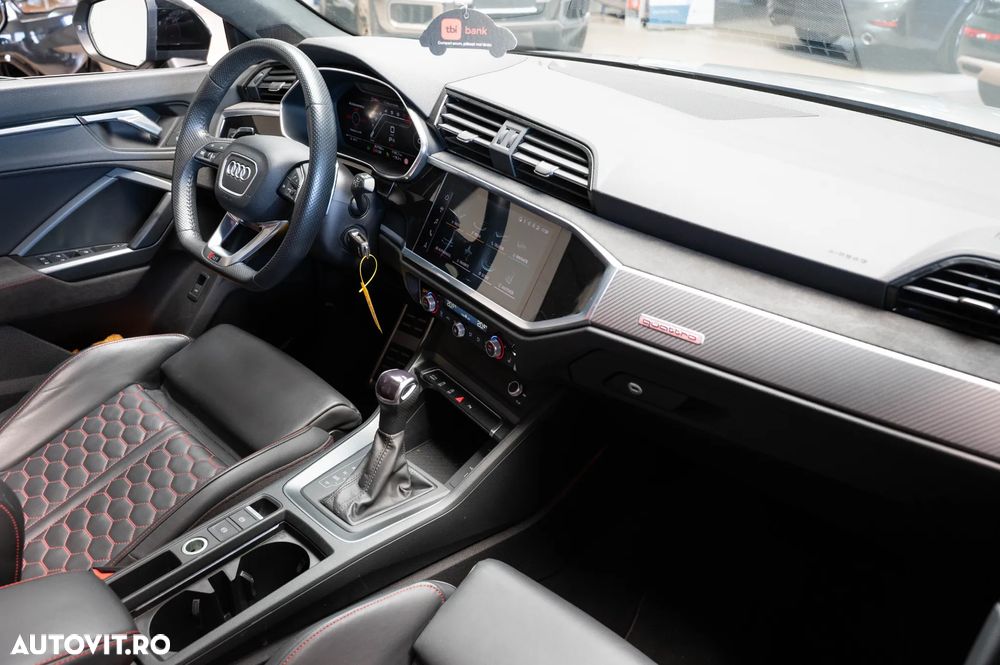 Audi RS Q3 2.5 TFSI quattro S tronic - 34