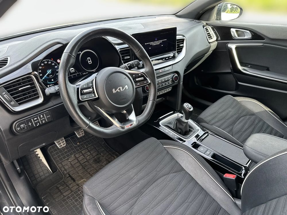 Kia ProCeed - 10