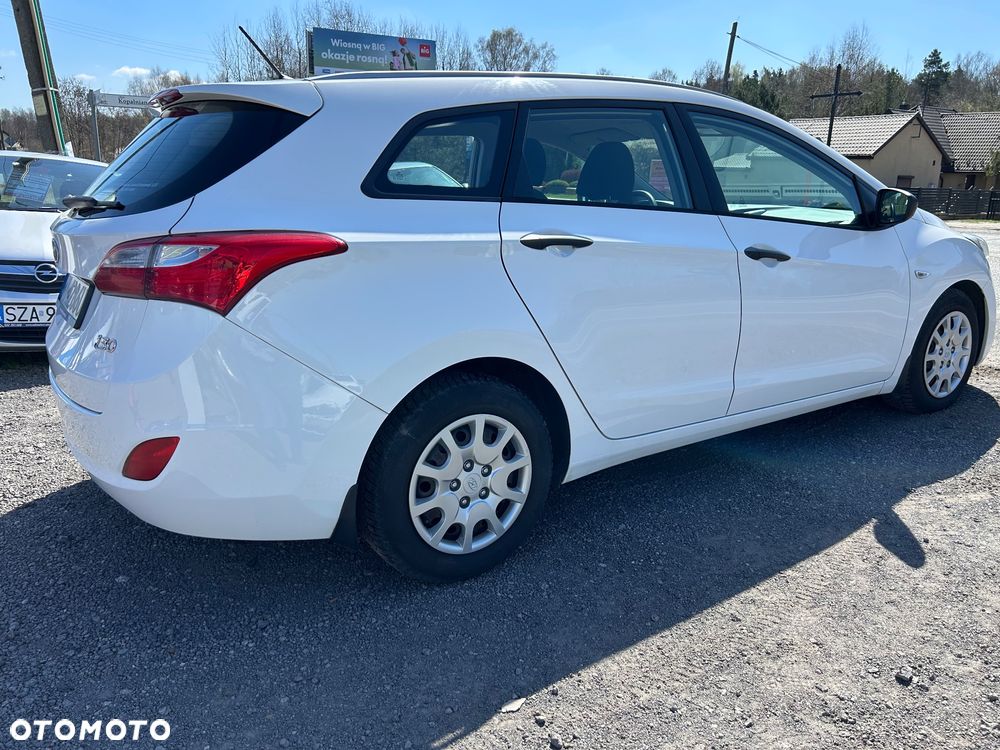 Hyundai i30 1.6 Comfort - 4