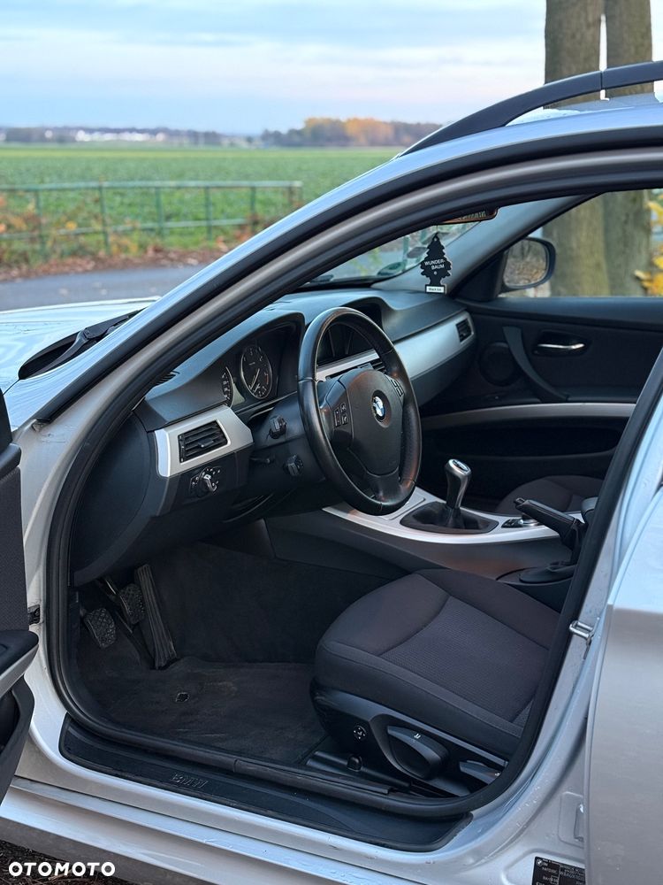 BMW Seria 3 318d - 6