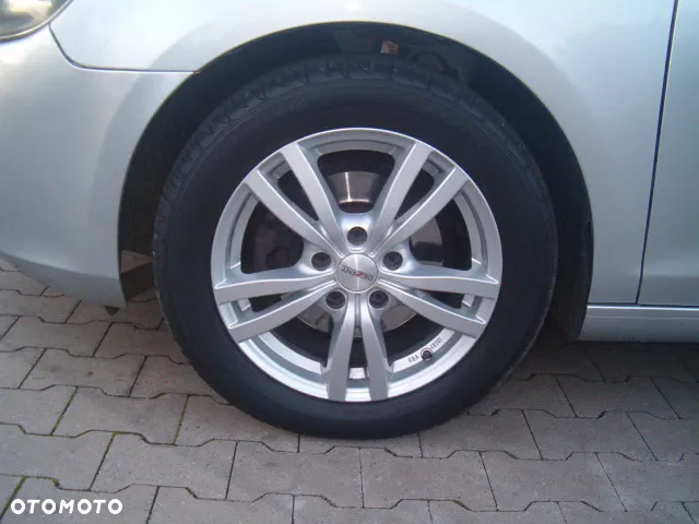Volkswagen Golf - 10