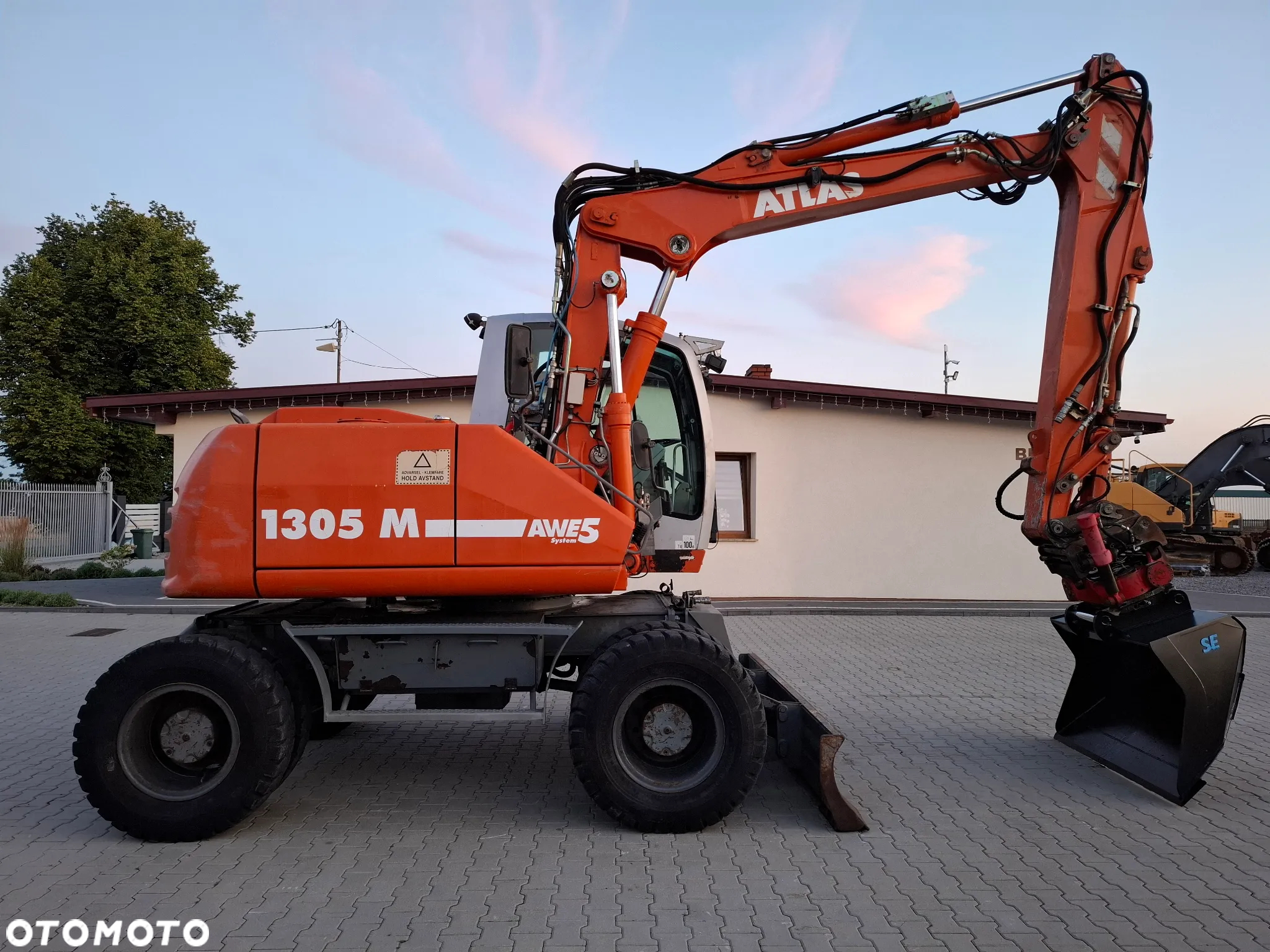 Atlas 1305 ROTOTILT - 7