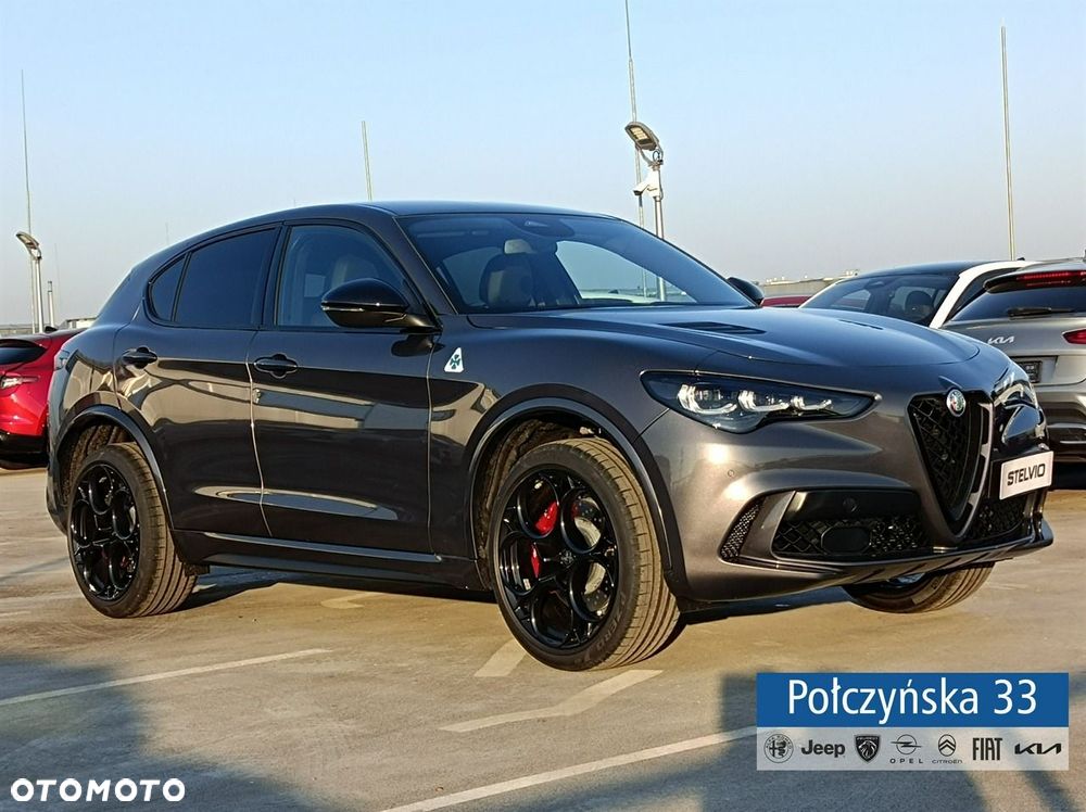 Alfa Romeo Stelvio - 1