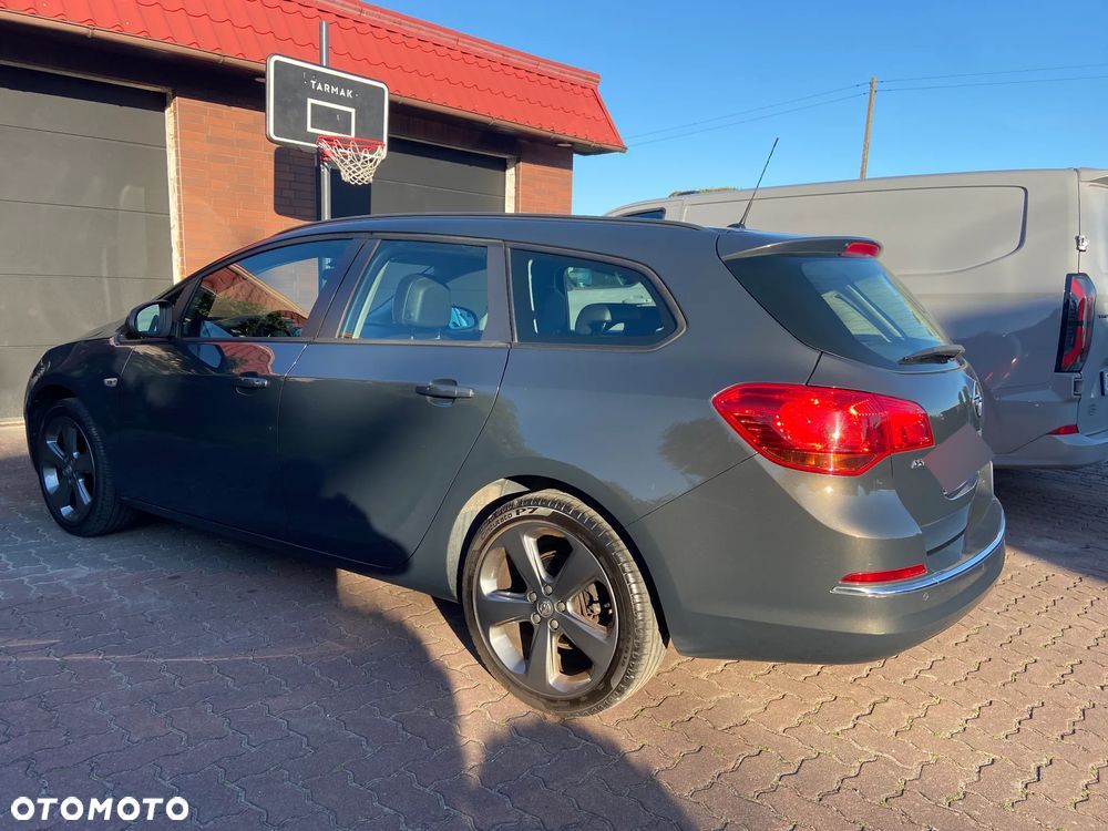 Opel Astra 1.4 Turbo Color Edition - 4