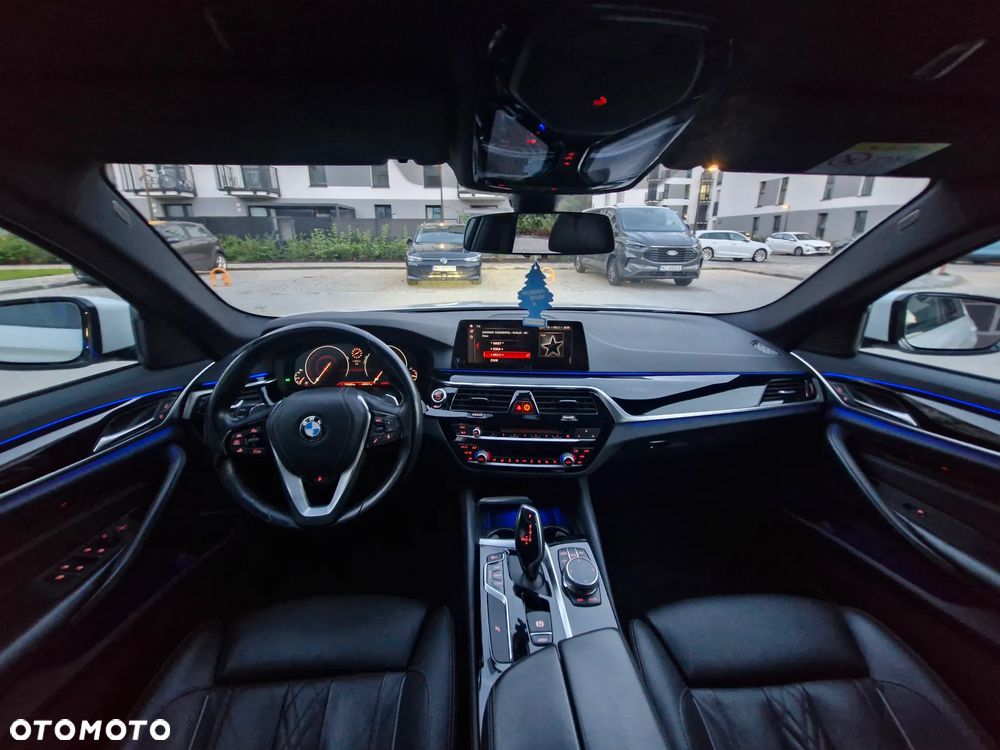 BMW Seria 5 530i Luxury Line sport - 3