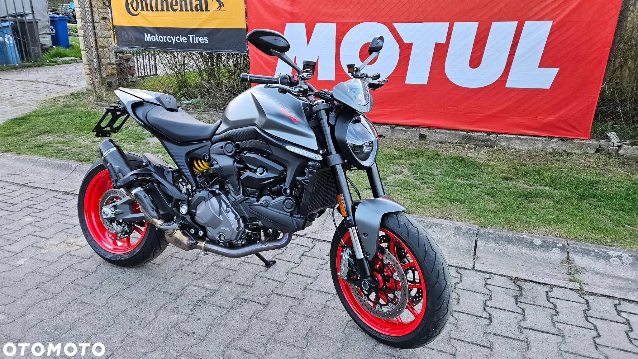 Ducati Monster - 10