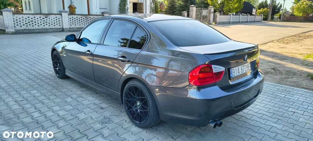 BMW Seria 3 325i - 4