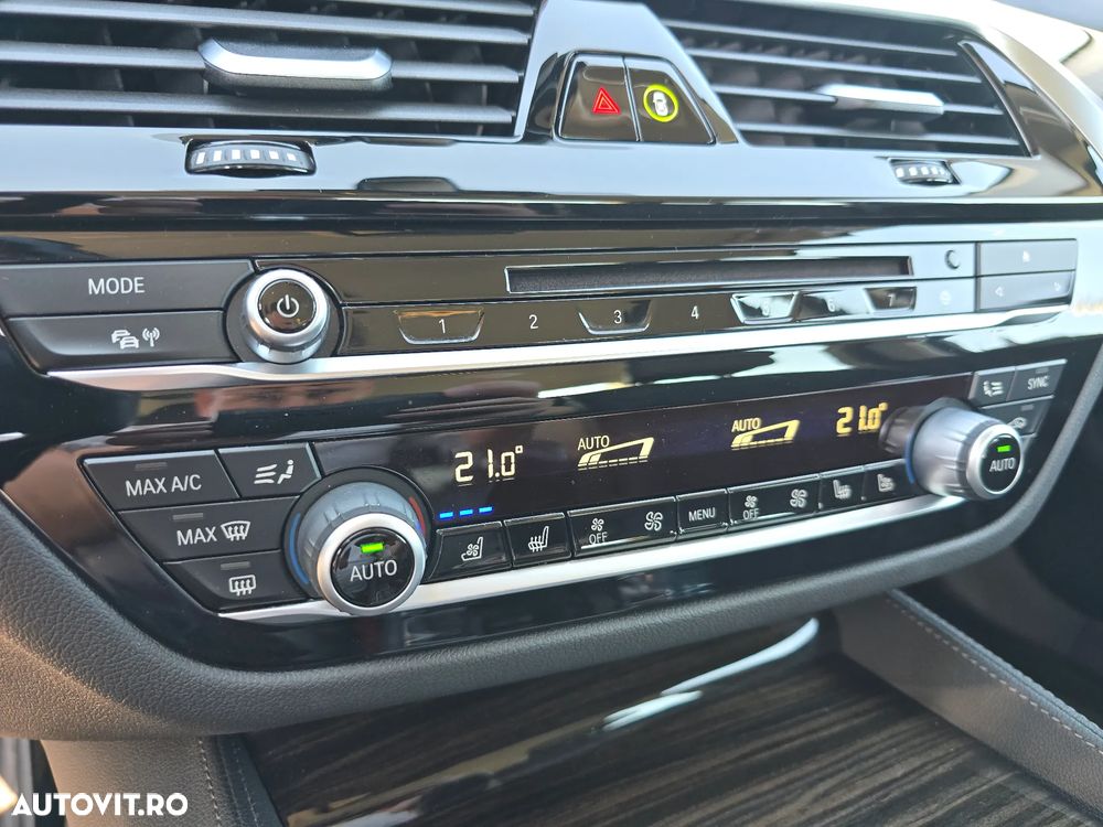 BMW Seria 5 525d Aut. Luxury Line - 11