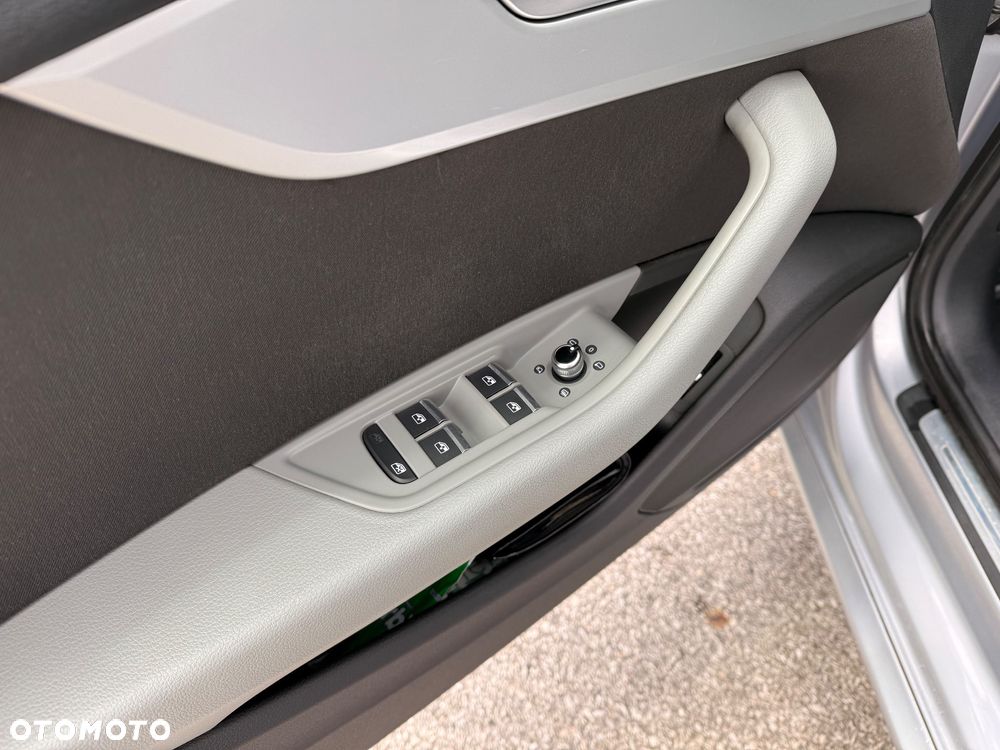 Audi A4 Avant 2.0 TDI - 6