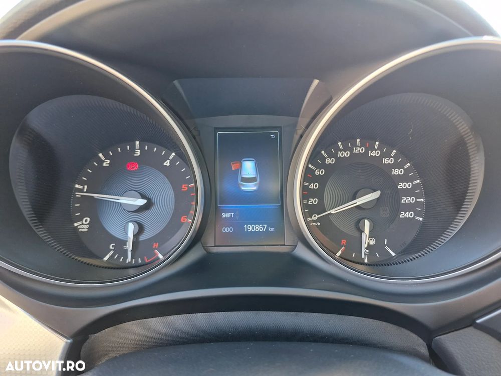 Toyota Avensis 2.0 D-4D Executive - 15