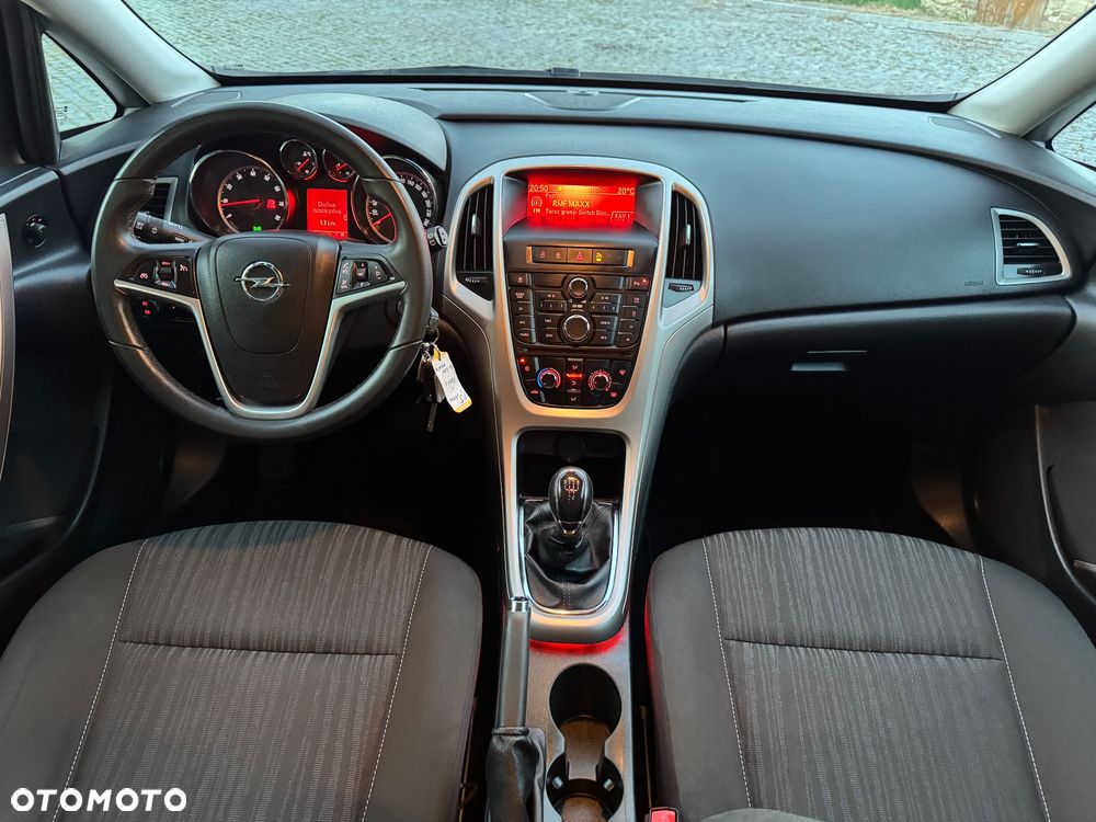 Opel Astra 1.6 Color Edition - 28