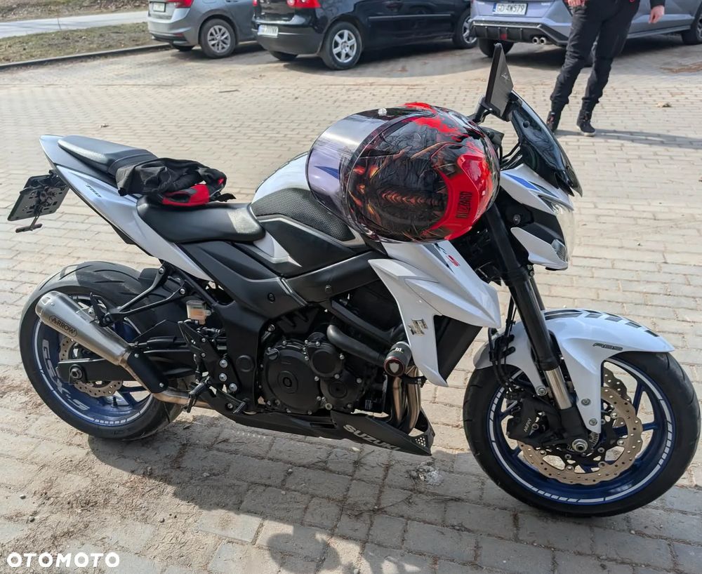 Suzuki GSX - 7