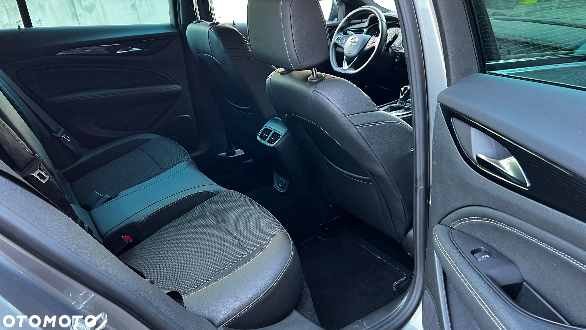 Opel Insignia - 30