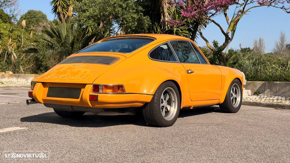 Porsche 911 Série F - 52