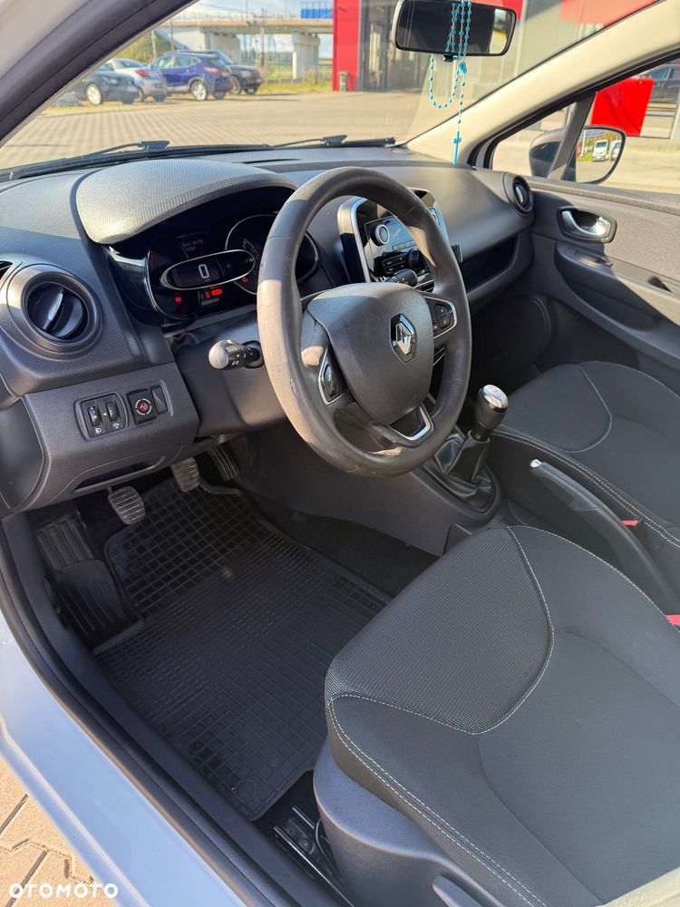 Renault Clio 1.2 16V Life - 9