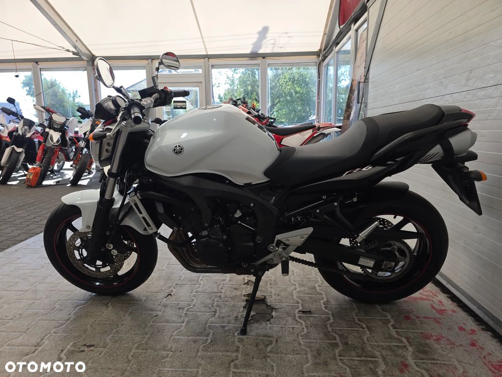 Yamaha FZ - 13