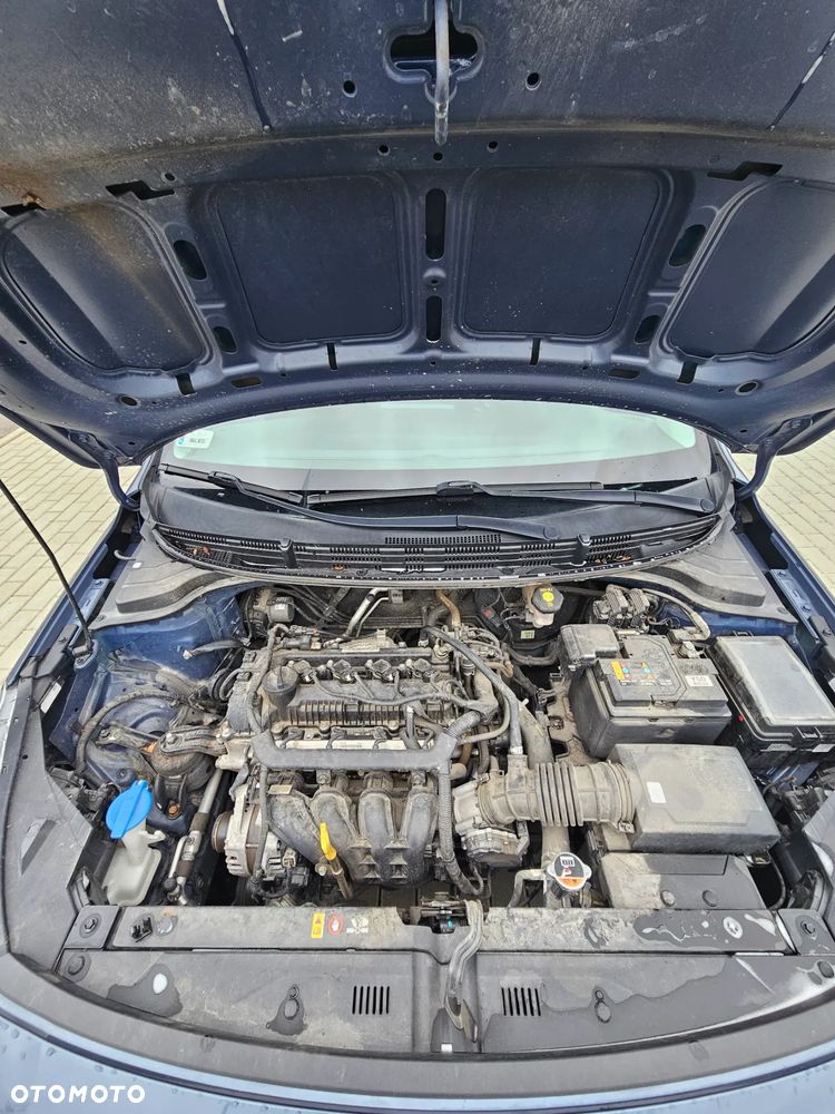 Kia Rio 1.2 L - 11