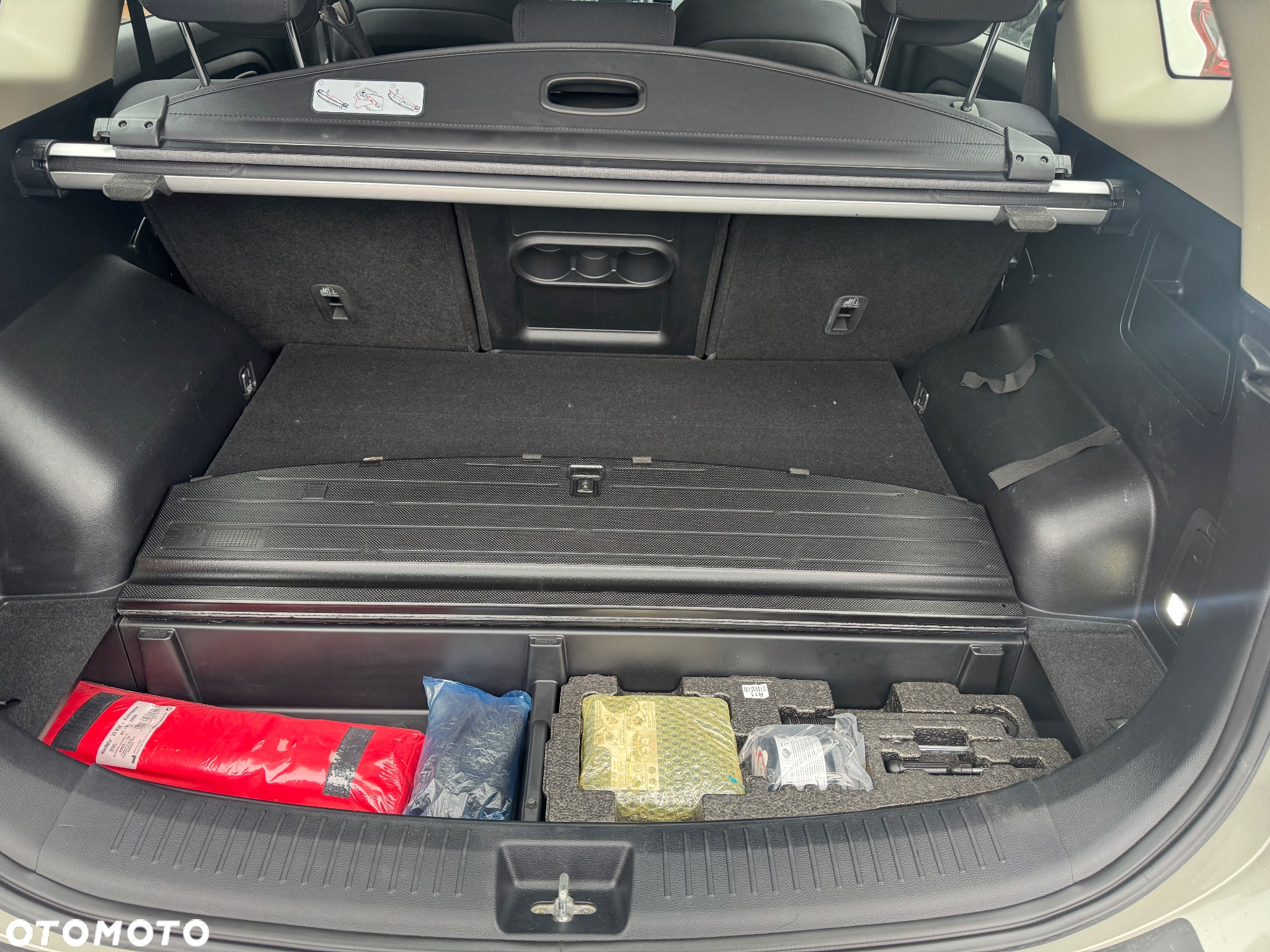 Kia Carens 1.6 GDI ISG Spirit - 14