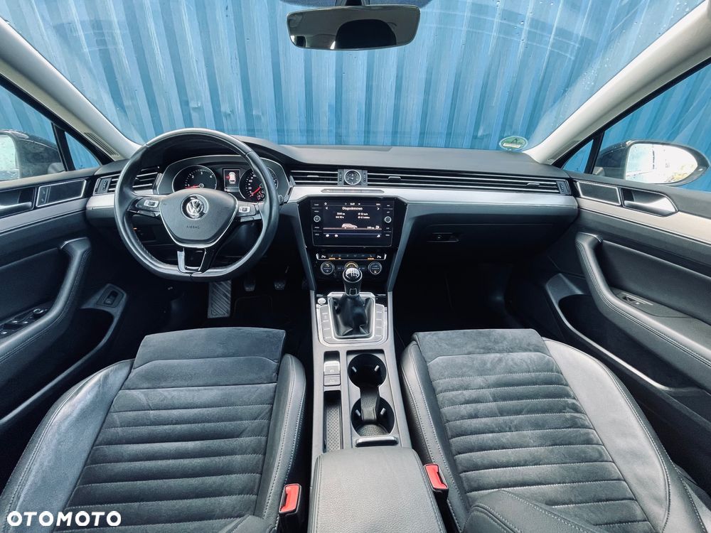 Volkswagen Passat 2.0 TDI (BlueMotion Technology) Highline - 29