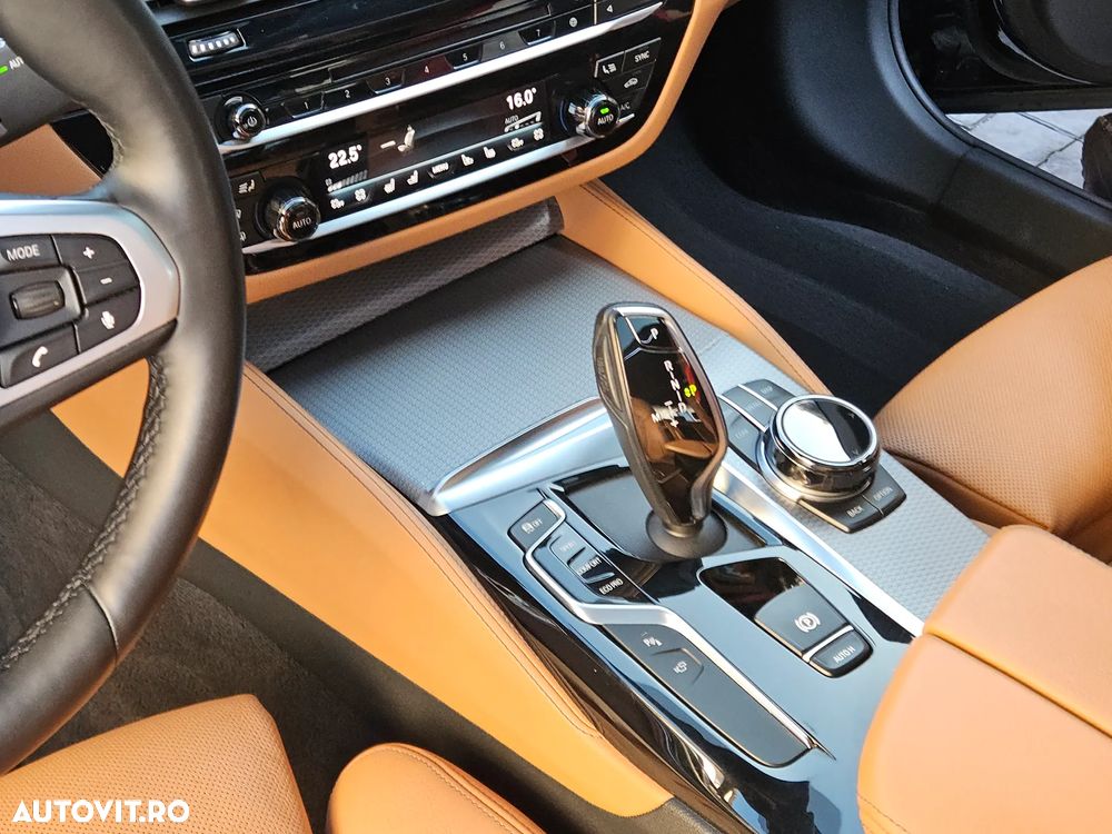BMW Seria 5 530i xDrive Aut. M Sport Edition - 7
