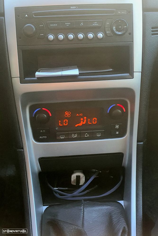 Peugeot 307 SW 1.6 HDi FAP Premium - 17