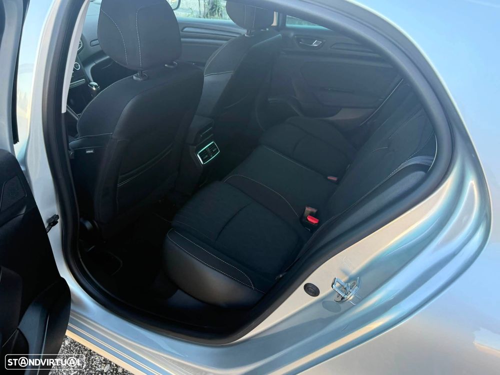 Renault Mégane 1.5 Blue dCi Limited - 10