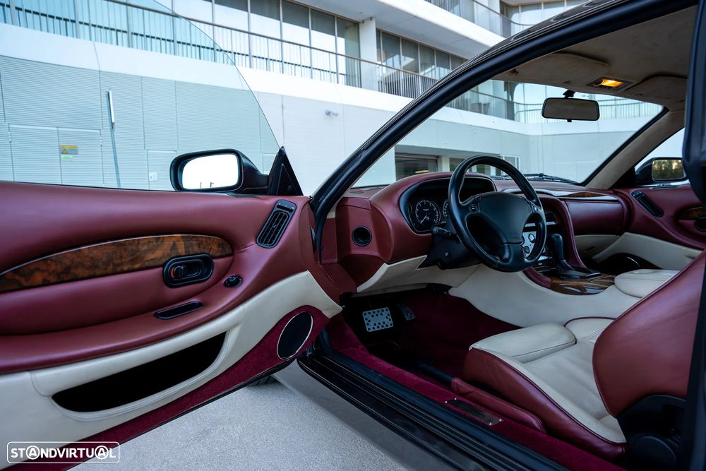 Aston Martin DB7 Vantage Coupé - 11