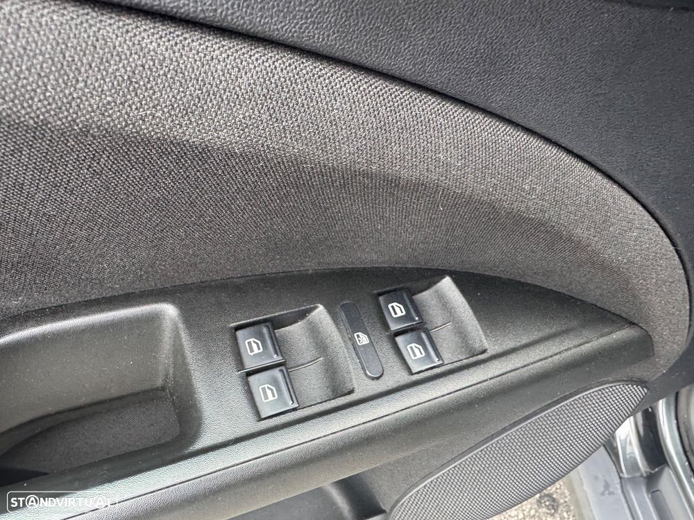 SEAT Altea 1.6 TDI Sport DPF - 25
