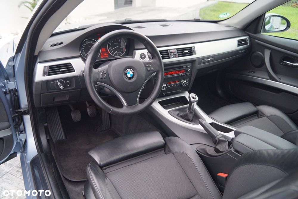 BMW Seria 3 325i - 15