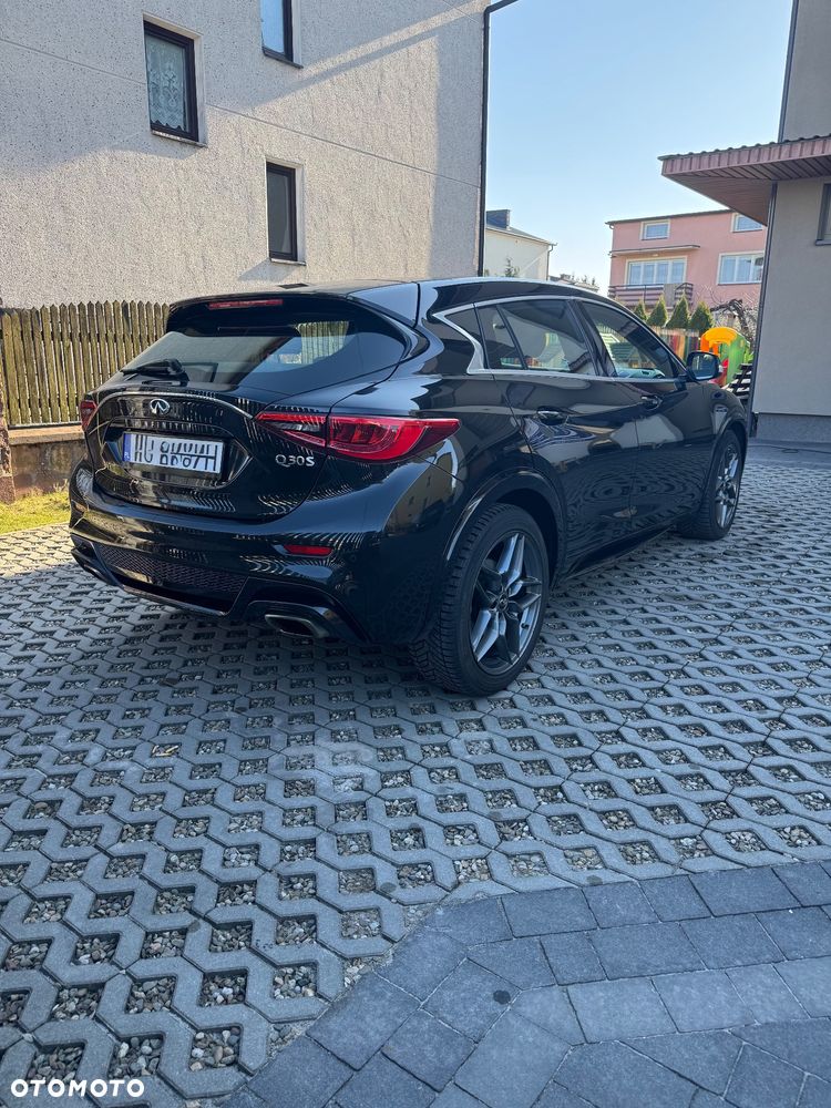 Infiniti Q30 1.6t Sport 7DCT - 12