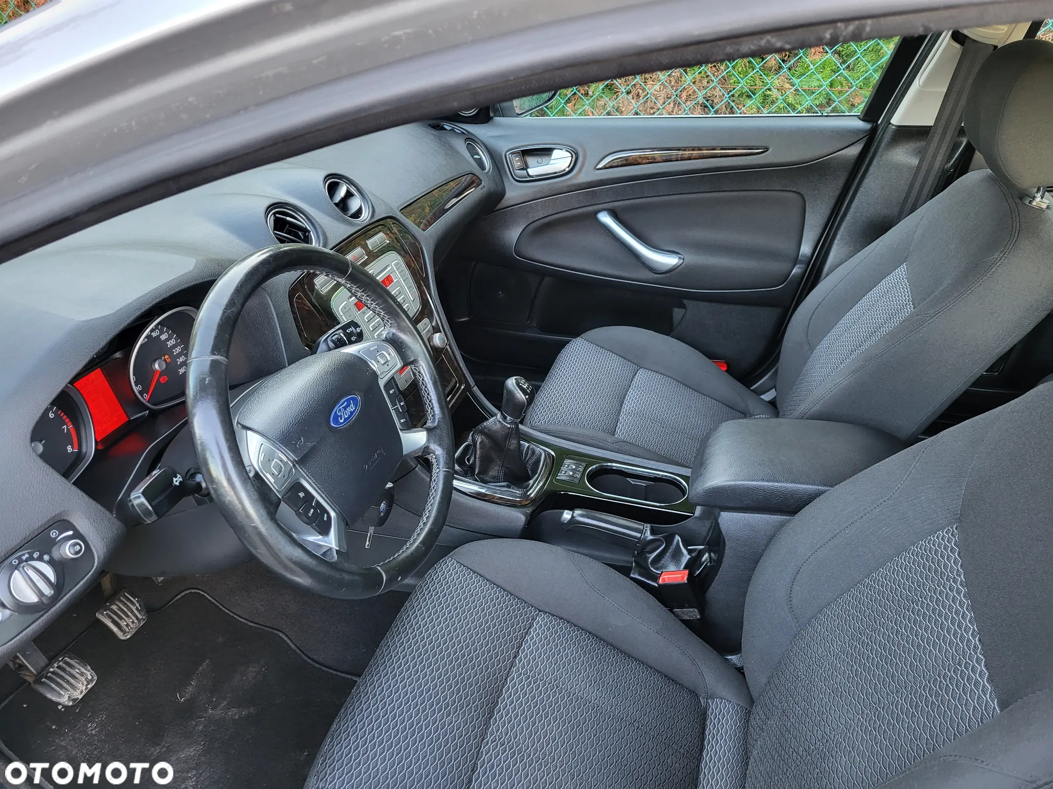 Ford Mondeo 2.0 FF Ghia - 13