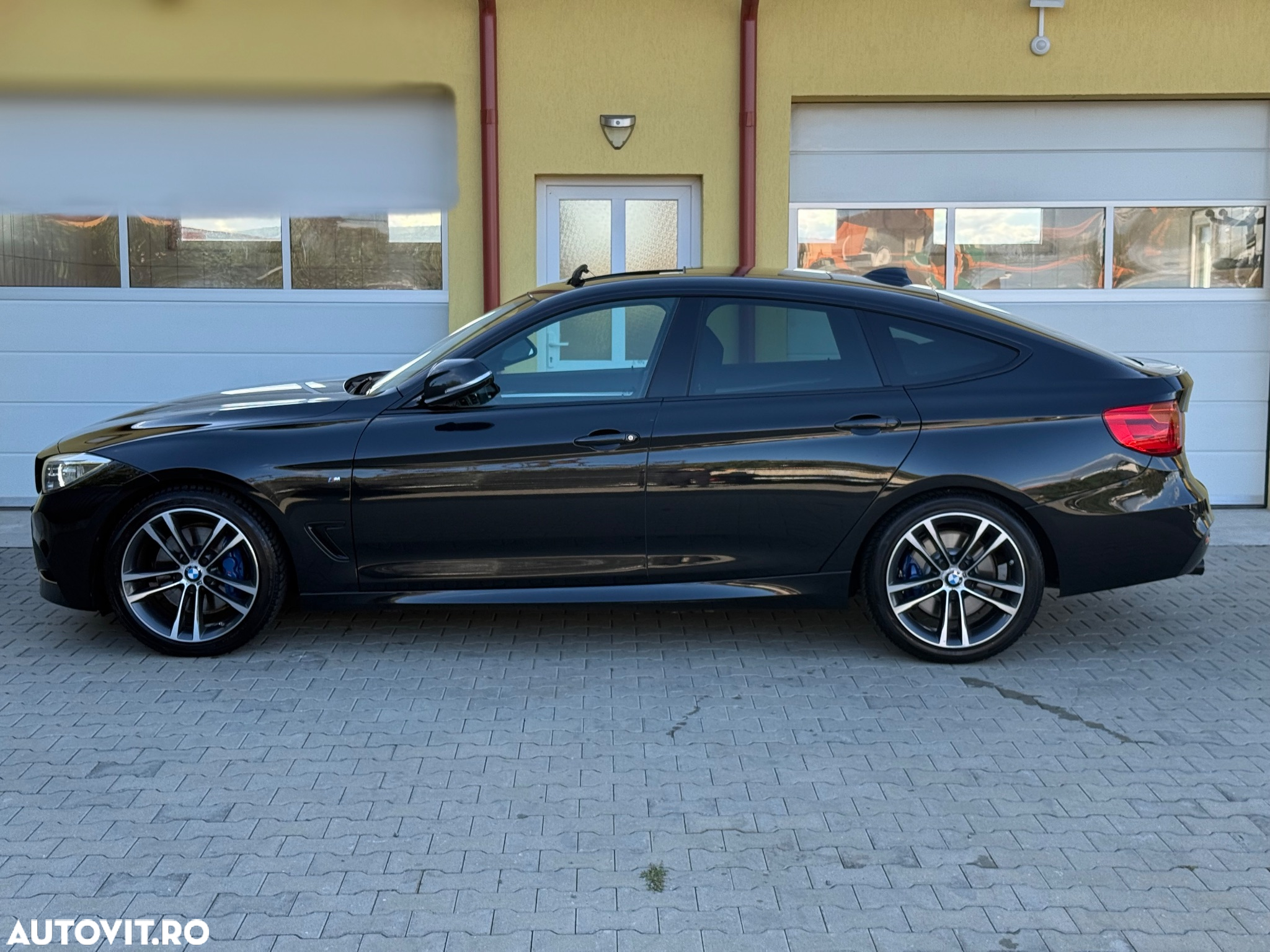BMW Seria 3 320d GT Aut. - 40