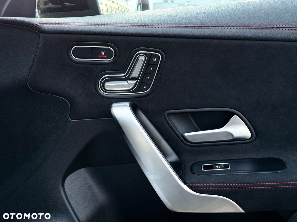 Mercedes-Benz CLA 200 d AMG Line 8G-DCT - 25