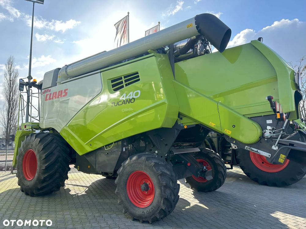 Claas TUCANO 440 - 3