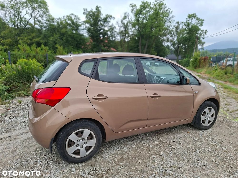 Kia Venga 1.4 L - 6