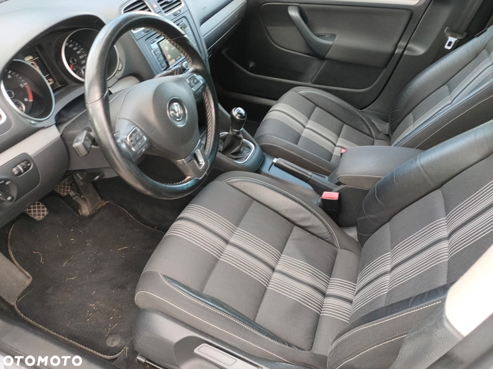 Volkswagen Golf VI 1.6 TDI Comfortline - 10