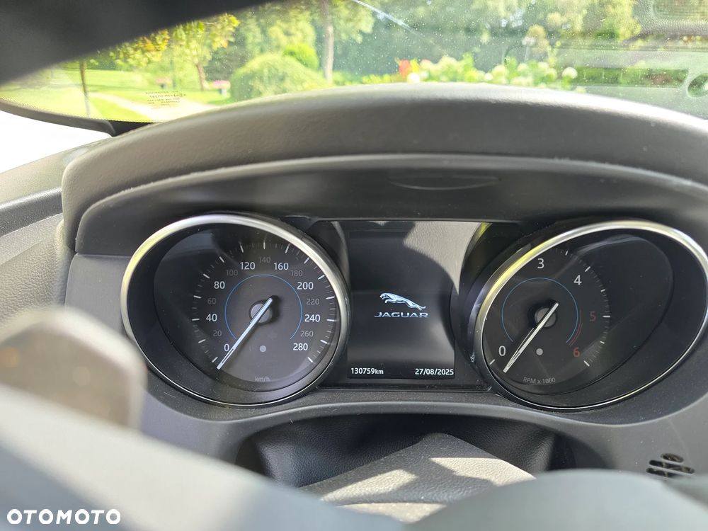 Jaguar F-Pace 2.0 i4D RWD Prestige - 2