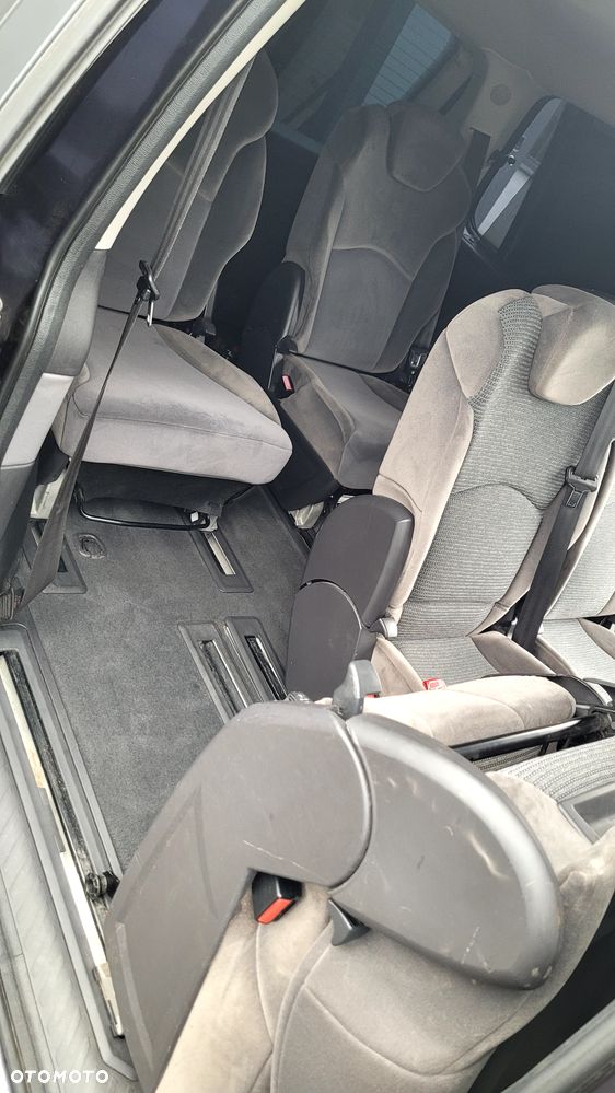 Peugeot 807 HDi 135 Family - 16