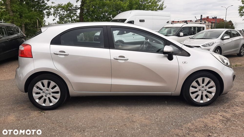 Kia Rio 1.2 Attract - 6