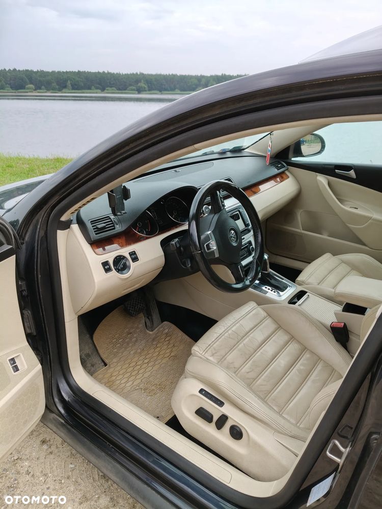 Volkswagen Passat 2.0 TDI Comfortline DSG - 8