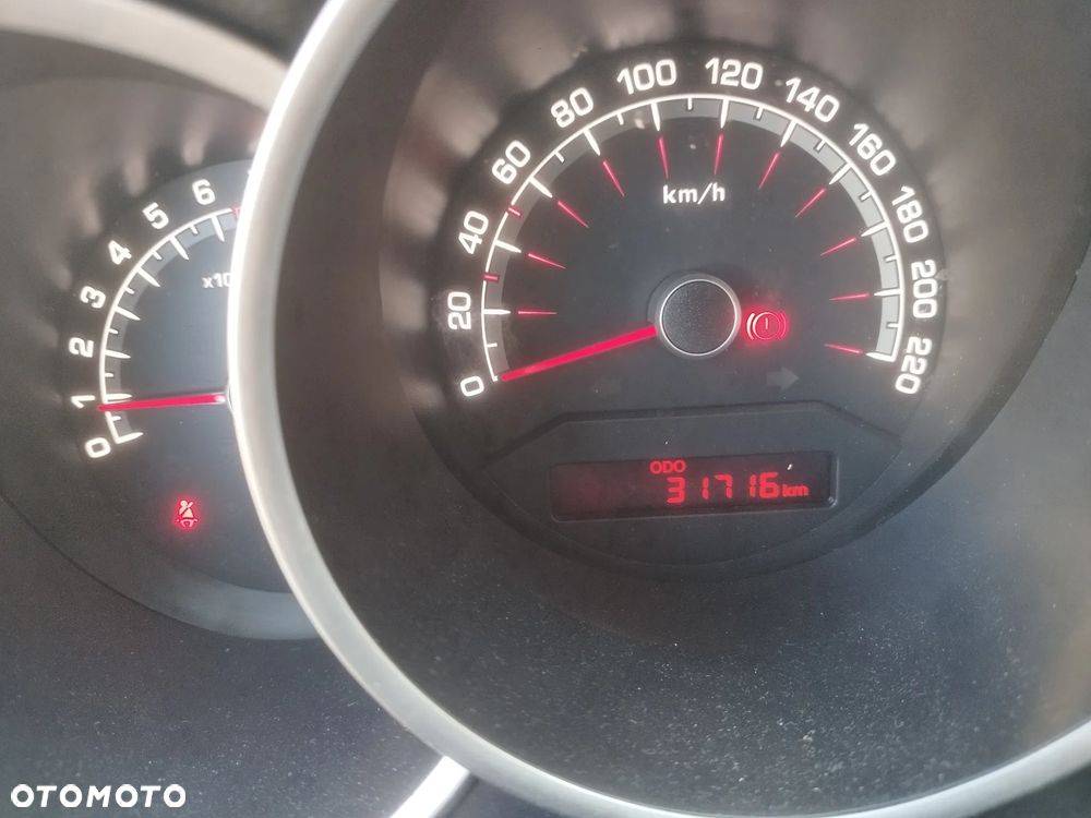 Kia Venga - 18