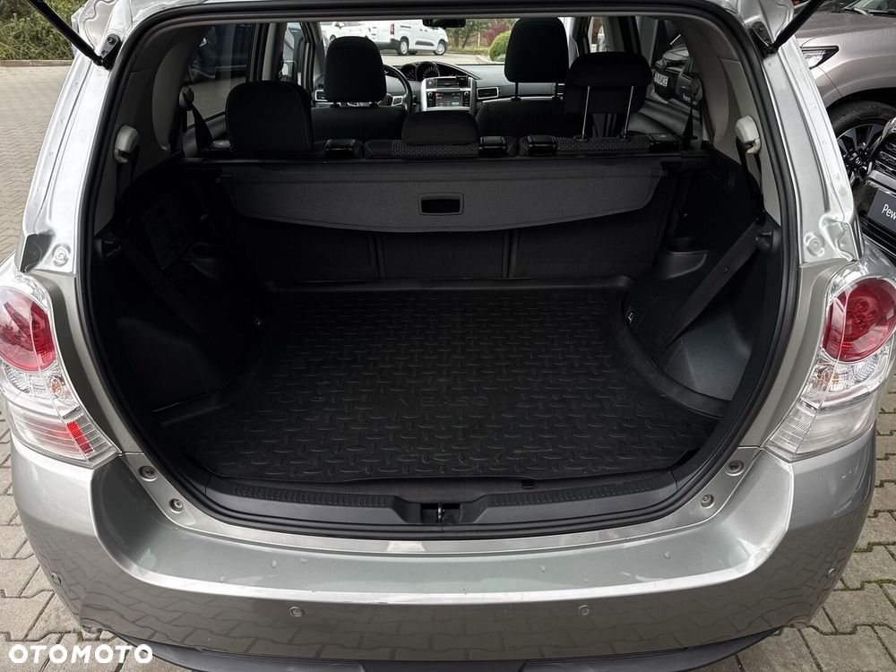 Toyota Verso 2.0 D-4D Premium 7os - 35