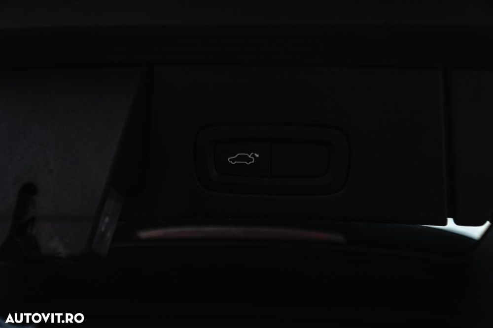 Volvo V90 D3 Geartronic Momentum Pro - 31